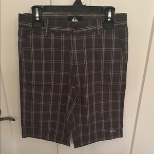 NWOT Quiksilver Grey Plaid Boys Shorts, size 10